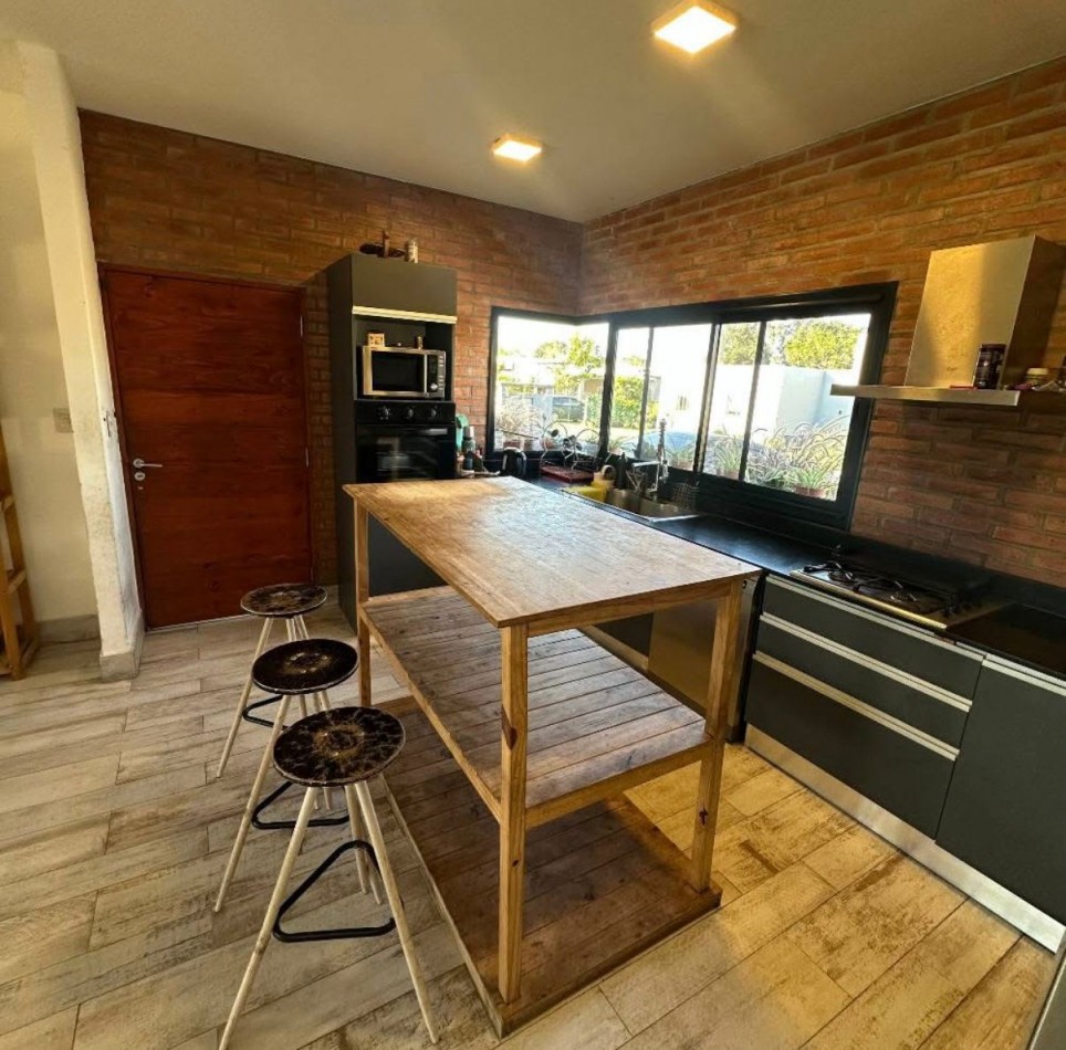 CASA EN LOS NOGALES